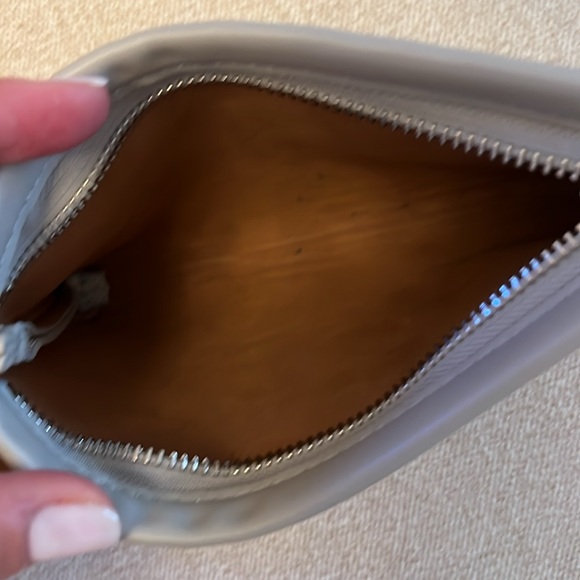 Michael Kors MK Vanilla Signature Logo Belt Wallet
Large Waist Pouch Bag - Picture 6 of 11